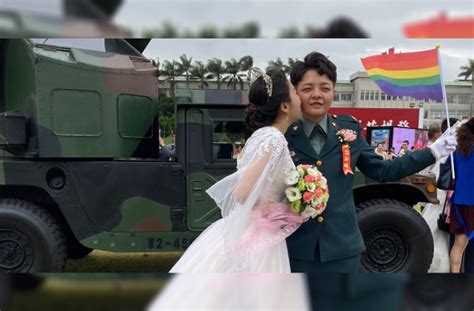two same sex couples in military marry in first for taiwan world