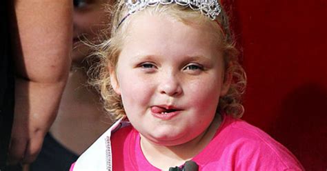 honey boo boo star alana thompson tries to sell girl scout cookies on