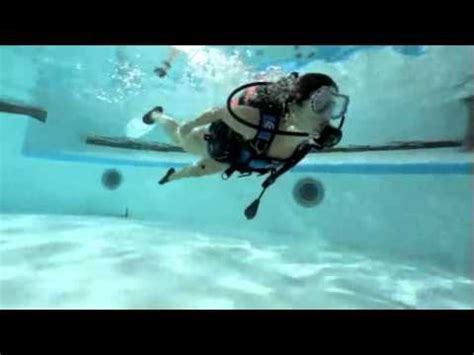 learn  scuba dive  center parcs youtube