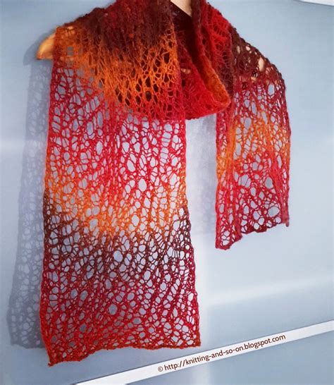knitting    random lace scarf
