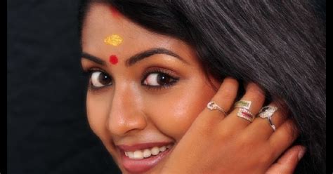 sexy actress navya nair hot pictures unseen photos exclusive photogallery movie world sexy