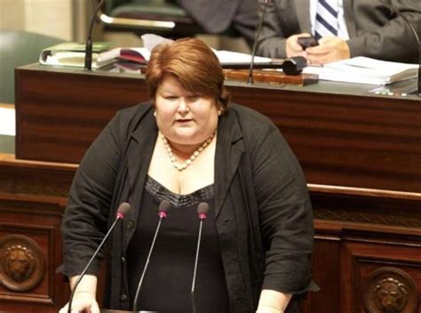 critics attack  health minister  belgium   obese  wealth land obesity
