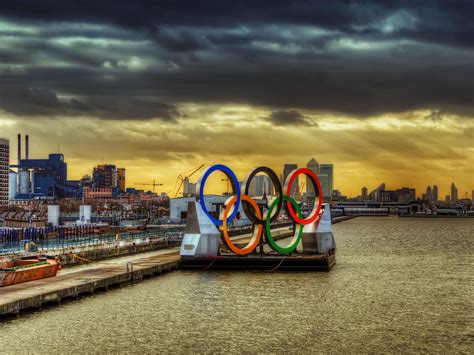 london olympics  circles floating  thames river  desktop london olympics