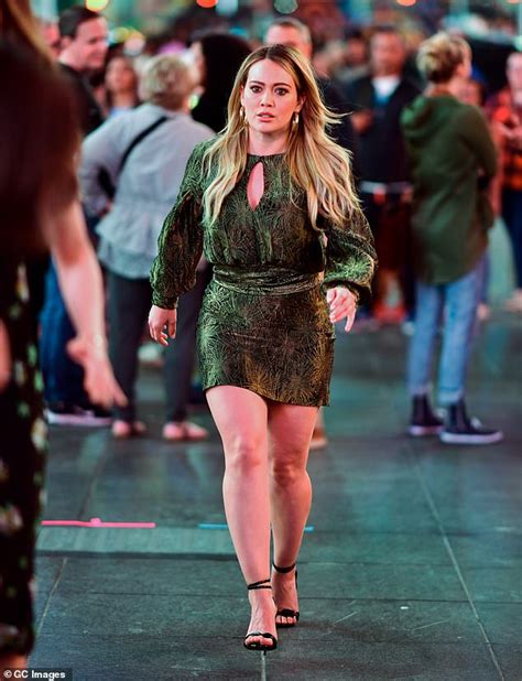 Hilary Duff Looks Leggy In Short Green Mini Dress Hienalouca