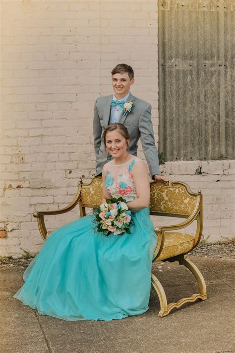 prom couple prom couple prom photos best friend prom