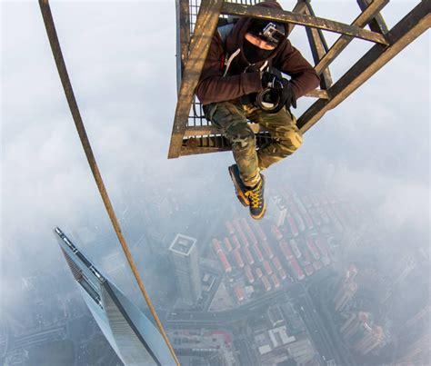 acrophobia is the fear of heights do you have it obsev