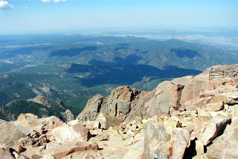 filepikes peak summit  ne jpg wikimedia commons