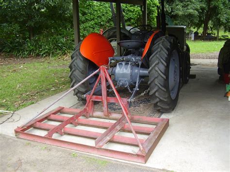 homemade land leveller    tractor shed