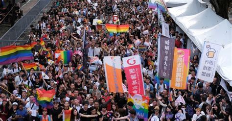 taiwan becomes first asian country to legalize same sex marriage