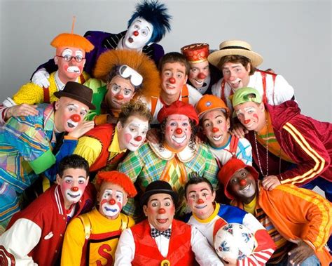 circus clowns clowns   thousands pinterest circus clown