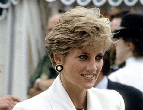 This Rare Photo Of Princess Diana Is Making Our Hearts Flutter