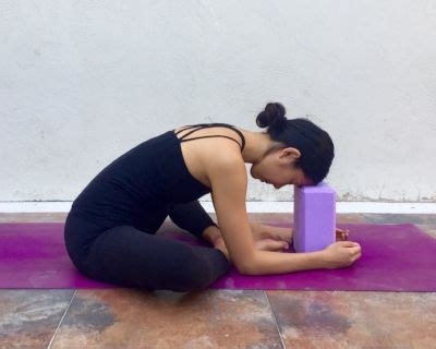 minute yin yoga sequence  conquer     yin poses restorative