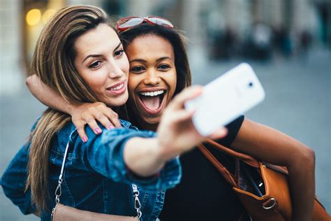 7 Tips For Snapping The Perfect Selfies Holiday Bug