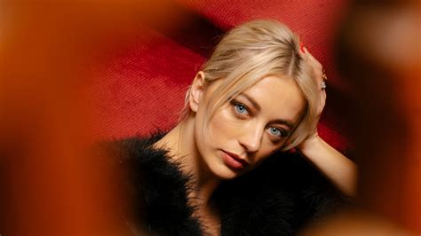 caroline vreeland a singer with a famous fashion name the new york times