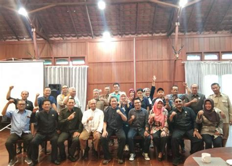 dprd ajak insan pers berdiskusi membangun kota magelang