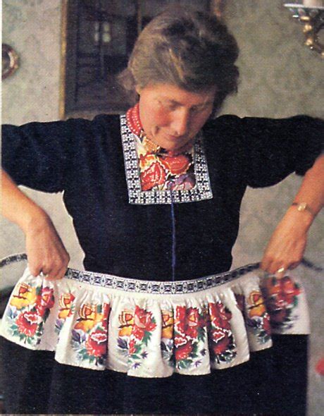 Folkcostumeandembroidery Costume Of Volendam North Holland
