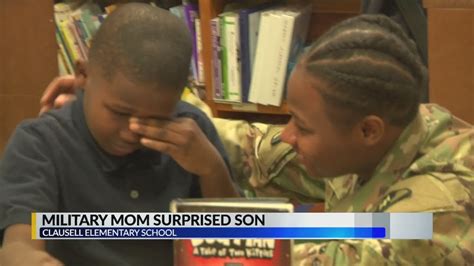 Soldier Mom Comes Home By Surprise Youtube