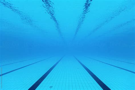 underwater view   swimming pool del colaborador de stocksy jovana milanko stocksy