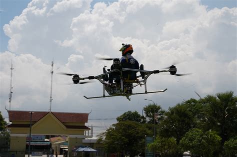 cambodian students build manned drone  aid community