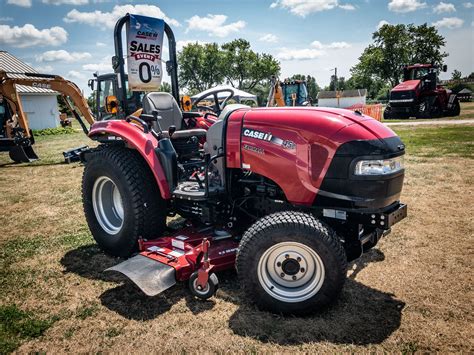 compact case ih farmall  deluxe series tractors    workhorses