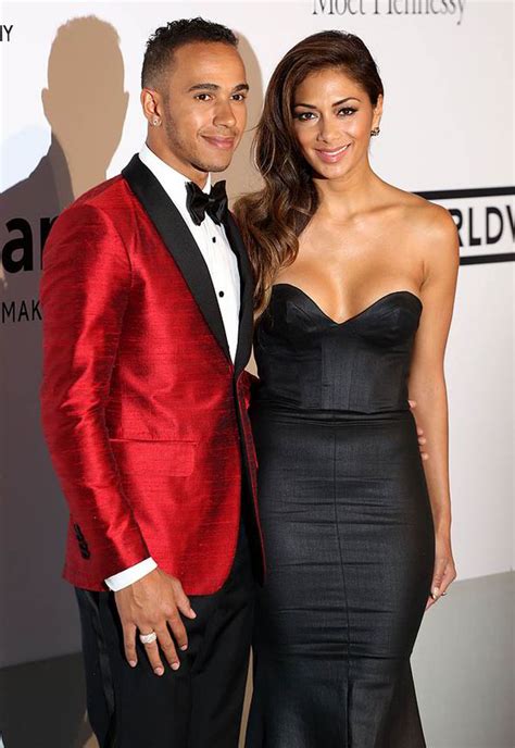 lewis hamilton and nicole scherzinger pose for selfies on