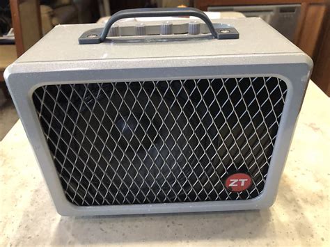 zt lunchbox lb  compact guitar amplifier reverb