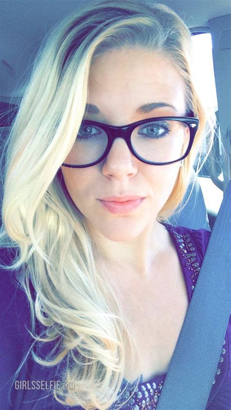 cute blonde girl with glasses wooow girls pinterest girls