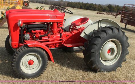 ford  row crop tractor  guthrie  item  sold purple wave