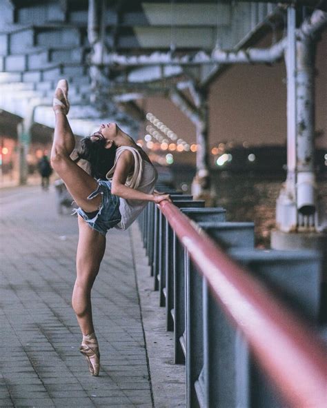 street ballet photographer captures ballet dancers leaping