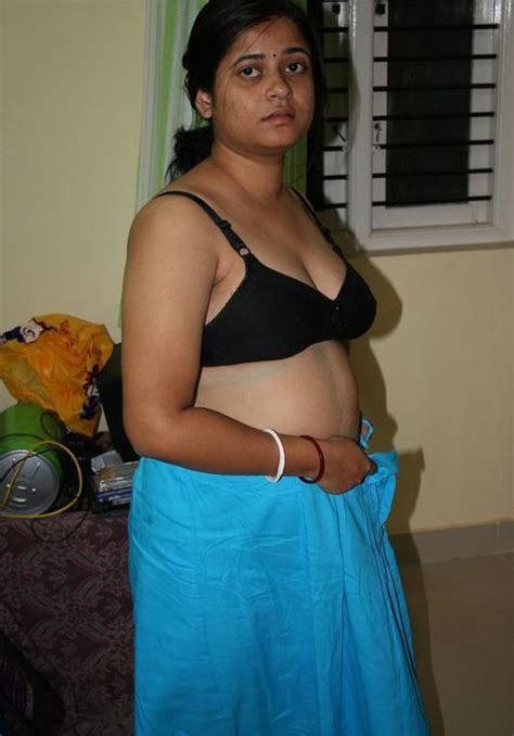 Nude Moms Removing Saree Photos Bihari Mummy Selfie Pics