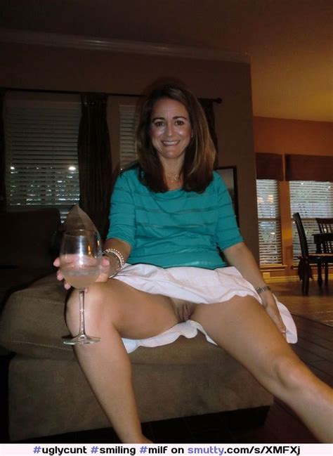 smiling milf upskirt nopanties pussylips commando