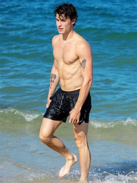 thedailyshawnmendes shawn mendes in miami beach florida