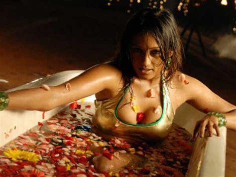 Telugu Actresses Bathtub Pictures Ileana Anushka