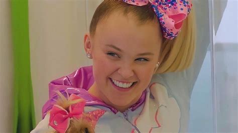 Jojo Siwa Wants To Remove A Kissing Scene With A Man From Her Upcoming