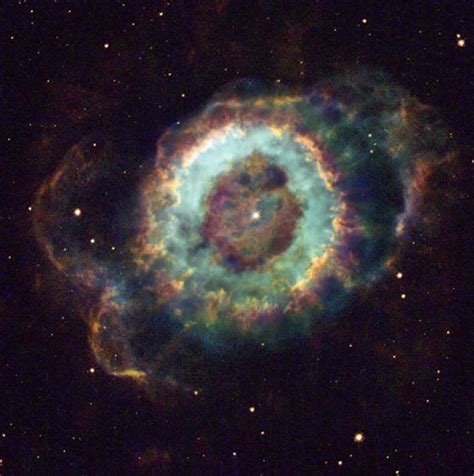 bytes hubble space telescope photographs   colours real