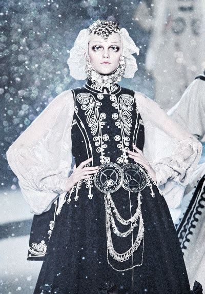 Frozen Princess Vlada Roslyakova Wears A Glitterin Tumbex