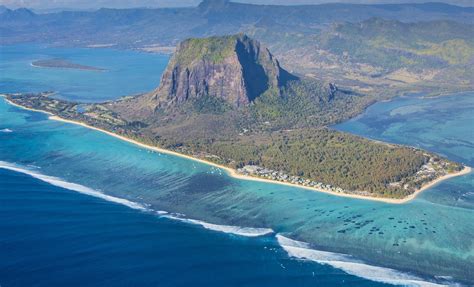 le morne beach mauritius ultimate guide january