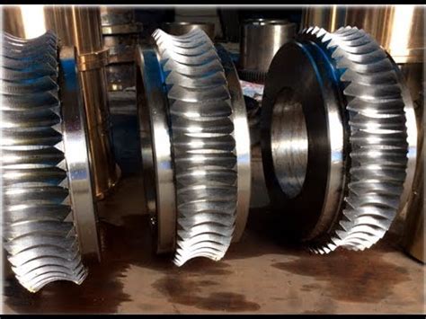turns   worm gear     discover    youtube