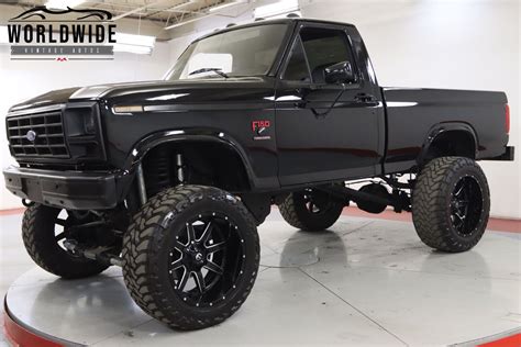 blacked  lifted  ford    supremely sinister