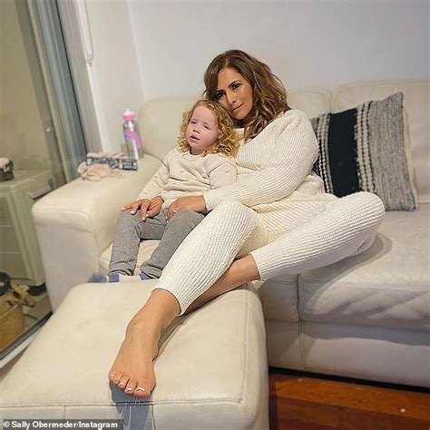 sally obermeder shares hilarious selfie with her daughter daily mail