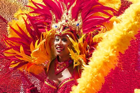 carnaval en brasil  es solo en rio de janeiro viajando en brasil