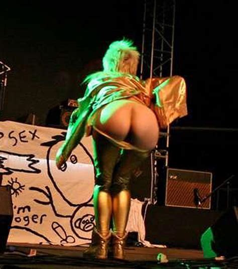 Yolandi Visser Nude Pussy And Ass On The Stage Scandal Planet