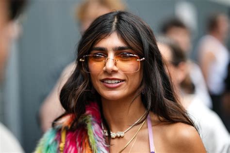 mia khalifa oppenheimer ashura dominate arabic wikipedia