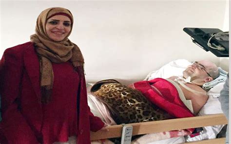 بالفيديو نقل لاجئ سوري مريض من بيروت إلى أبوظبي لتلقي العلاج