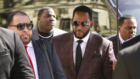 R Kelly Pleads Not Guilty To Sex Charges 7news