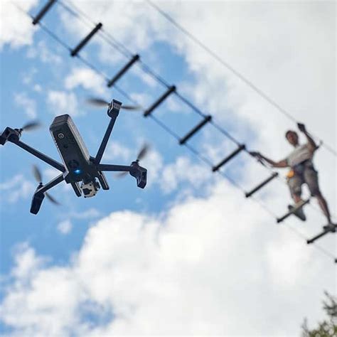 explorez le monde avec le nouveau drone anafi de chez parrot domo geek