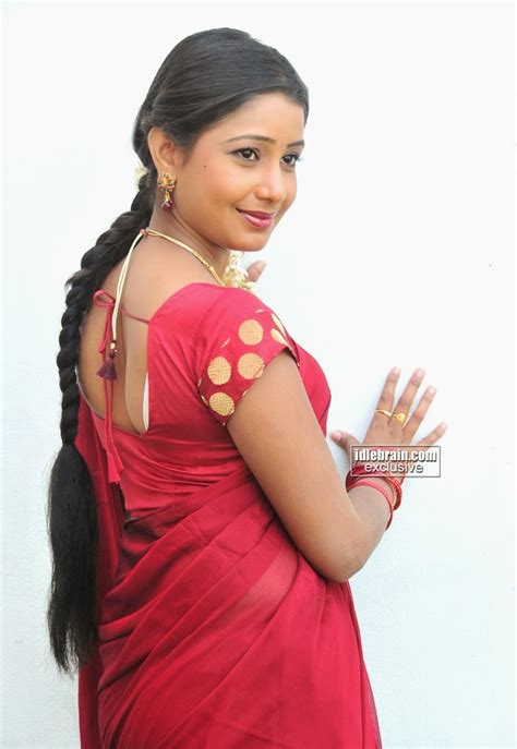 Wsww Telugu Tv Anchor Reshmi Hot Navel Unseen Photos Stills In Red Saree