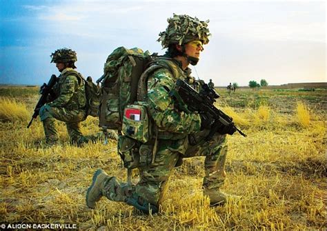 images  men  uniform  pinterest british army uniform navy seals  soldiers