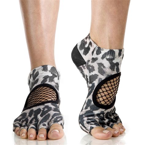 pilates barre yoga grip socks arebesk fishnet toe sock  leopa simplyworkout