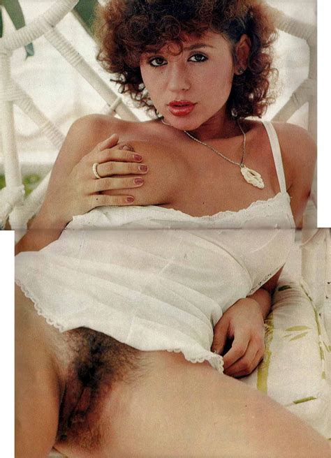 Emily Miller Nude Hot Girl Hd Wallpaper